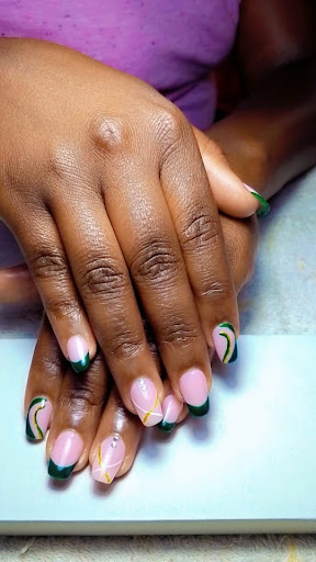 Denoh Nails