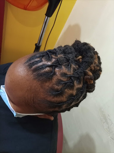 Kings And Queens Hair And Beauty Centre - Trm