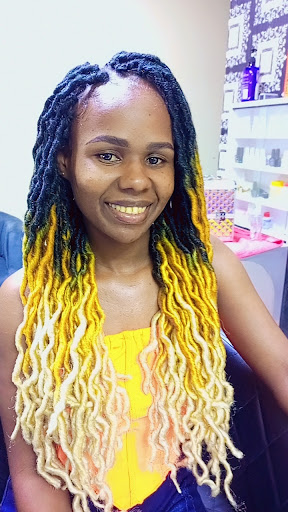 Neiommy Salon And Spa