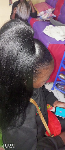 Lynn's Beauty Point Salon And Barber Shop