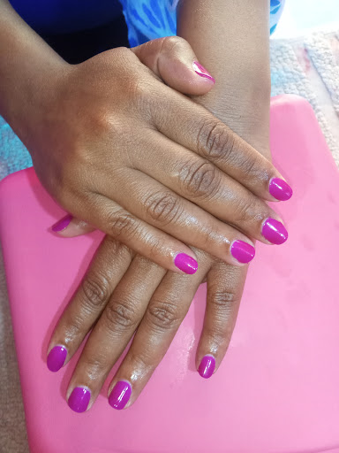 Phoebe Salon Nails
