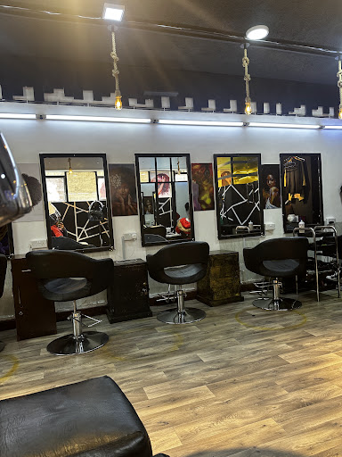 African Royalty Salon