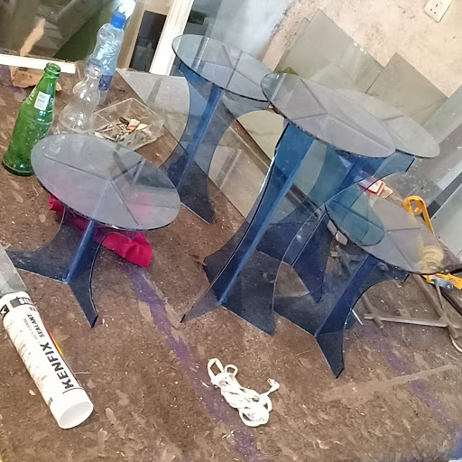 Musti Glass & Hardware
