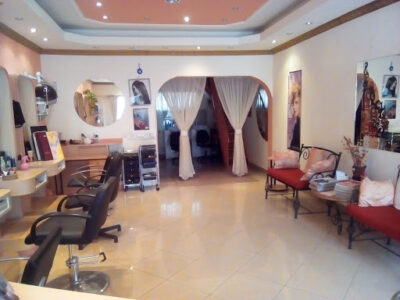Sophisticut Hair And Beauty Studio