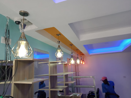 Men's Cave Barber Shop And Spa, Utawala