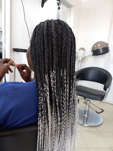 Shompole Salon And Spa