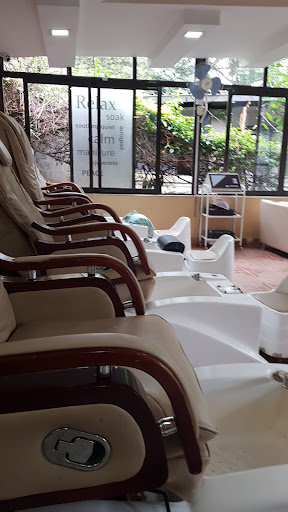 Dhirens Salon