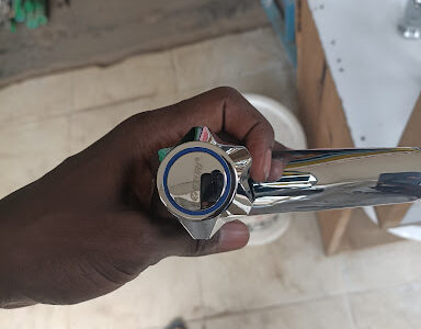 Rovitole Hardware