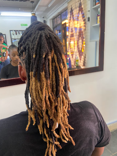 Mahari Locs And Beauty Nail Studio