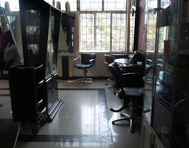 Queens Hair Designers