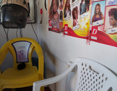 Saina Salon