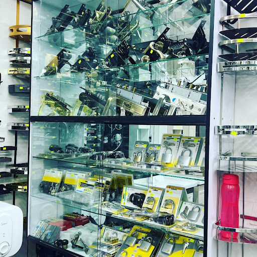 Brim Hardware