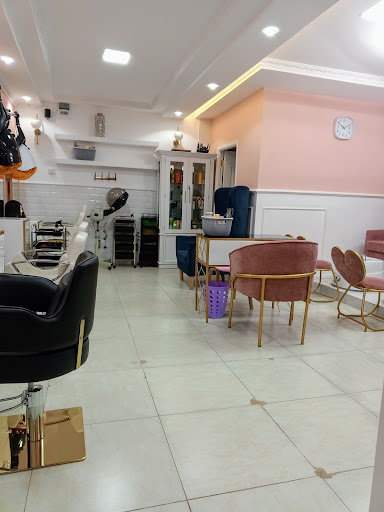 Brush Hair Nails And Spa