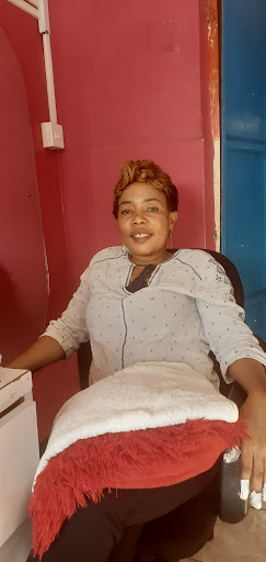 Drips Beauty Parlour