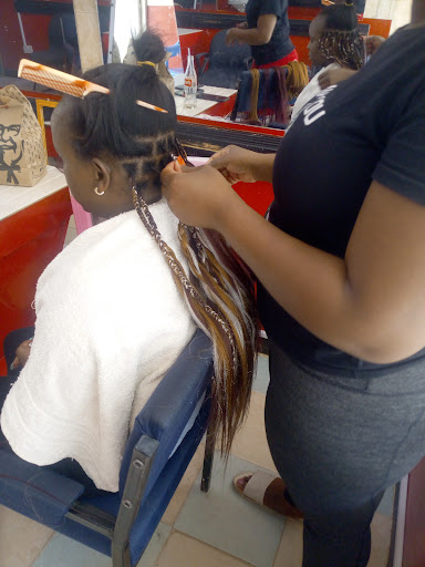 Tawis Beauty Salon
