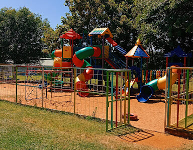 Emerald International School