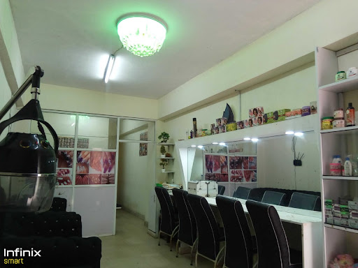 Meena Beauty Parlour