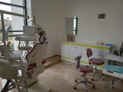 Royal Smiles Dental Clinic - Garden City Business Park