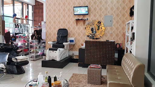 Dee's Hair Salon & Barber Shop
