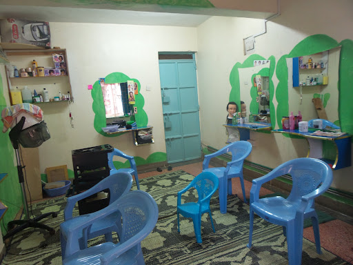 Celebrity Hair Salon