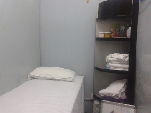 Four Star Beauty Salon And Massage